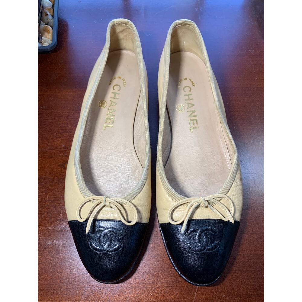 Authentic Chanel Lambskin Leather Ballet Flats EU 36 Two Tone Beige Black CC Tan